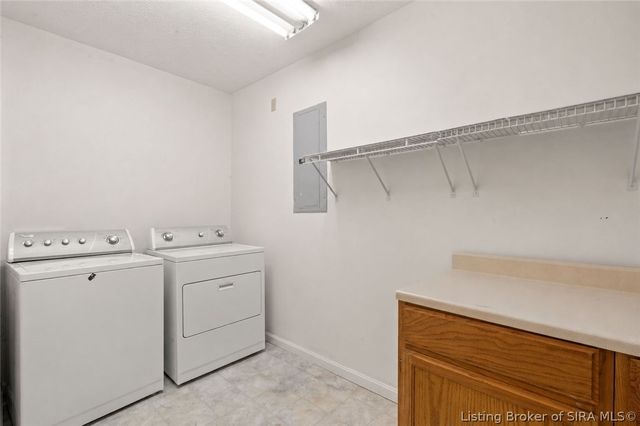 3039 Elisa Court, New Albany, IN 47150