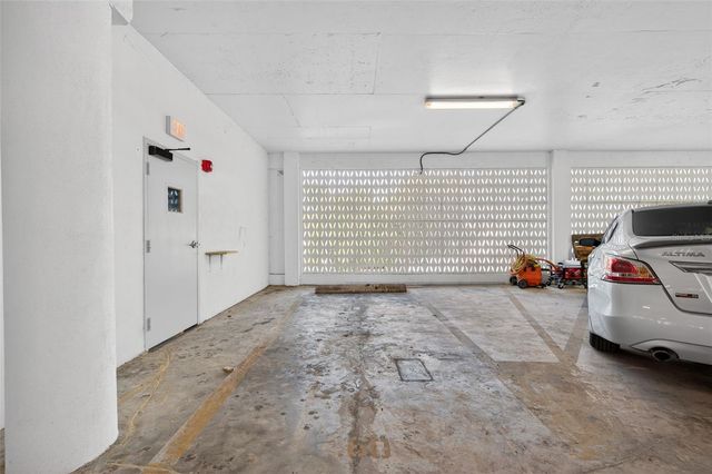 700 BEACH DRIVE NE 406, St Petersburg, FL 33701