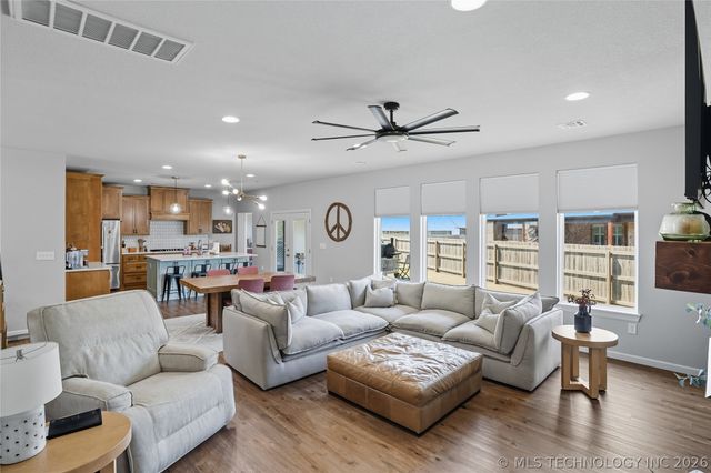 10434 S 232nd East Avenue, Broken Arrow, OK 74014