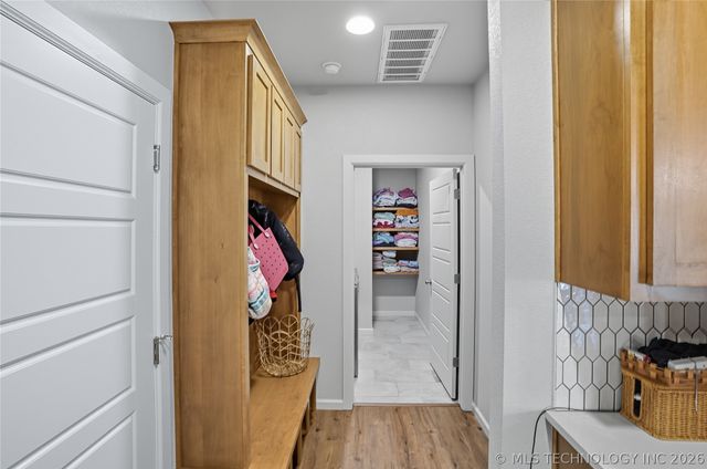 10434 S 232nd East Avenue, Broken Arrow, OK 74014