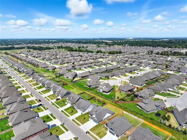 10434 S 232nd East Avenue, Broken Arrow, OK 74014