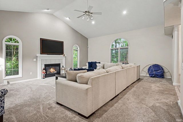 2166 Willow Creek Drive, Mishawaka, IN 46545