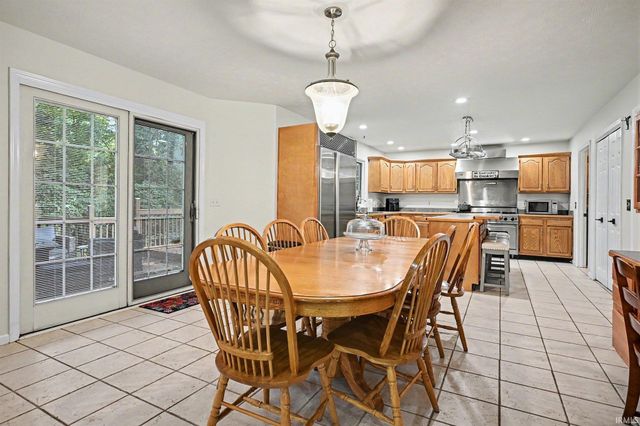 2166 Willow Creek Drive, Mishawaka, IN 46545