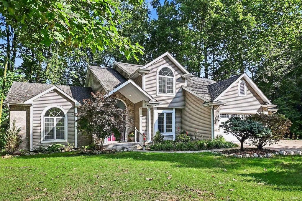 2166 Willow Creek Drive, Mishawaka, IN 46545