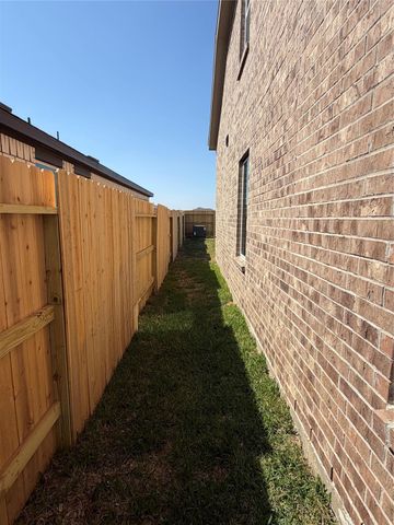 16819 Old Wagon Way, Hockley, TX 77447