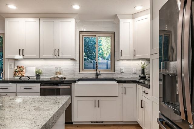 8505 S KINGS COVE DR, Salt Lake City, UT 84121
