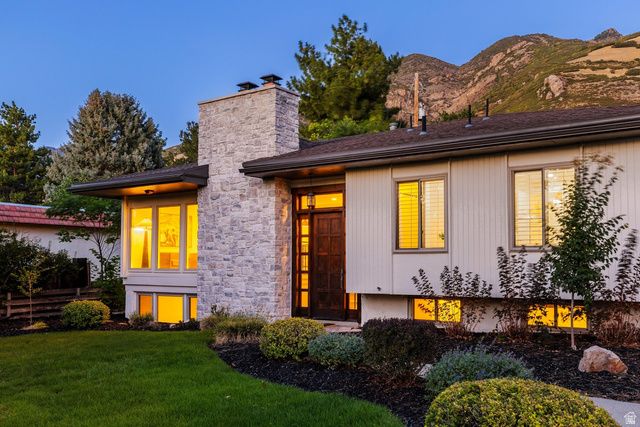 8505 S KINGS COVE DR, Salt Lake City, UT 84121