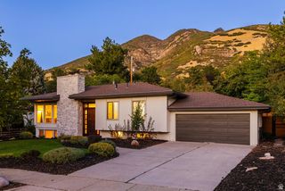 8505 S KINGS COVE DR, Salt Lake City, UT 84121
