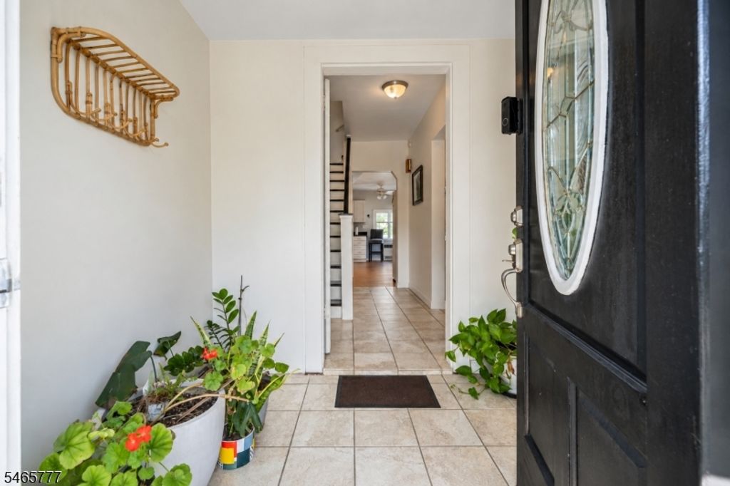 241 Roosevelt St, Teaneck Twp., NJ 07666 — photo 3