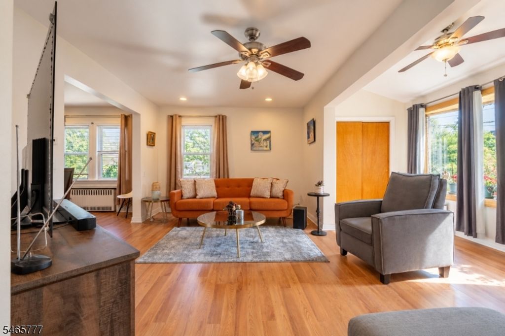 241 Roosevelt St, Teaneck Twp., NJ 07666 — photo 4