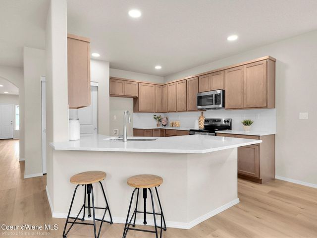 987 E Healy Ave, Post Falls, ID 83854