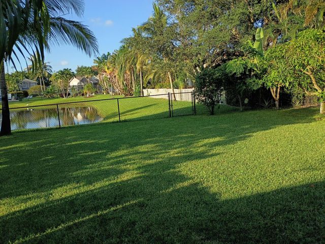 11483 Beacon Pointe Lane, Wellington, FL 33414