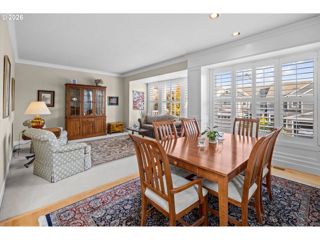 4735 AMHERST Ct, Lake Oswego, OR 97035