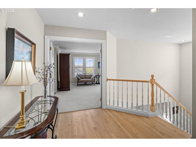 4735 AMHERST Ct, Lake Oswego, OR 97035