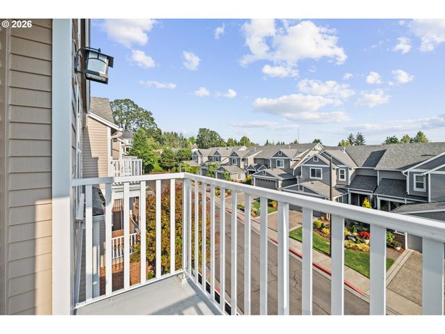4735 AMHERST Ct, Lake Oswego, OR 97035