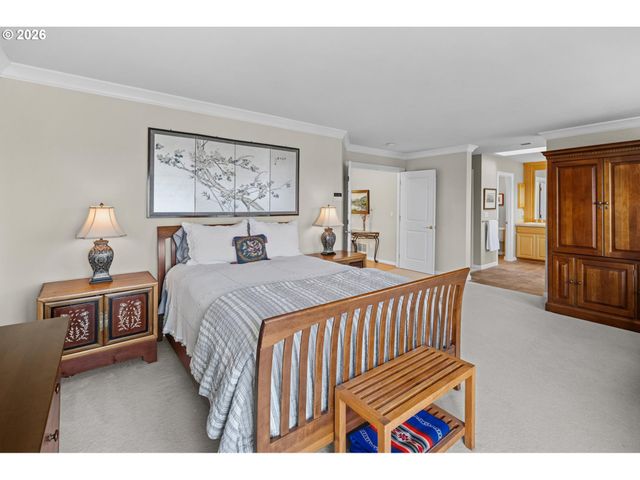 4735 AMHERST Ct, Lake Oswego, OR 97035