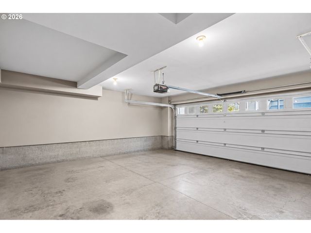 4735 AMHERST Ct, Lake Oswego, OR 97035