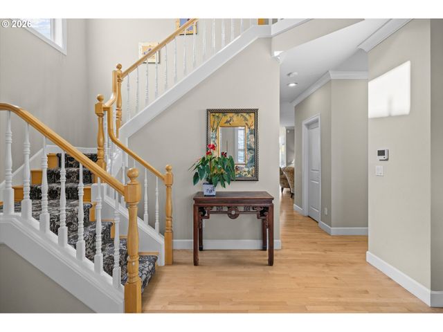 4735 AMHERST Ct, Lake Oswego, OR 97035