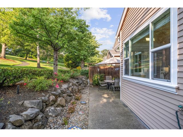 4735 AMHERST Ct, Lake Oswego, OR 97035