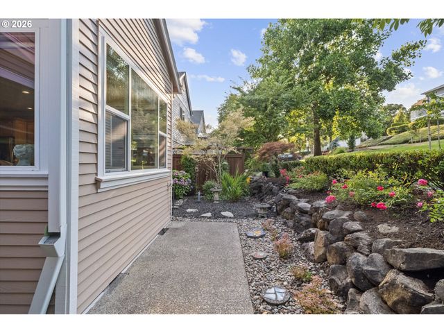 4735 AMHERST Ct, Lake Oswego, OR 97035