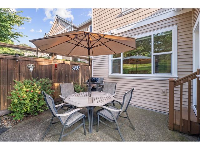4735 AMHERST Ct, Lake Oswego, OR 97035