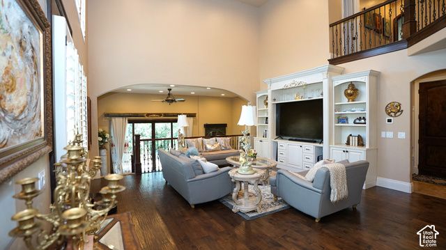 7256 S MILNE GARDEN CIR, Cottonwood Heights, UT 84047