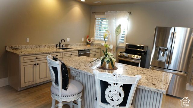 7256 S MILNE GARDEN CIR, Cottonwood Heights, UT 84047