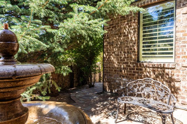 7256 S MILNE GARDEN CIR, Cottonwood Heights, UT 84047