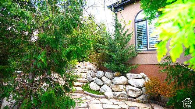 7256 S MILNE GARDEN CIR, Cottonwood Heights, UT 84047