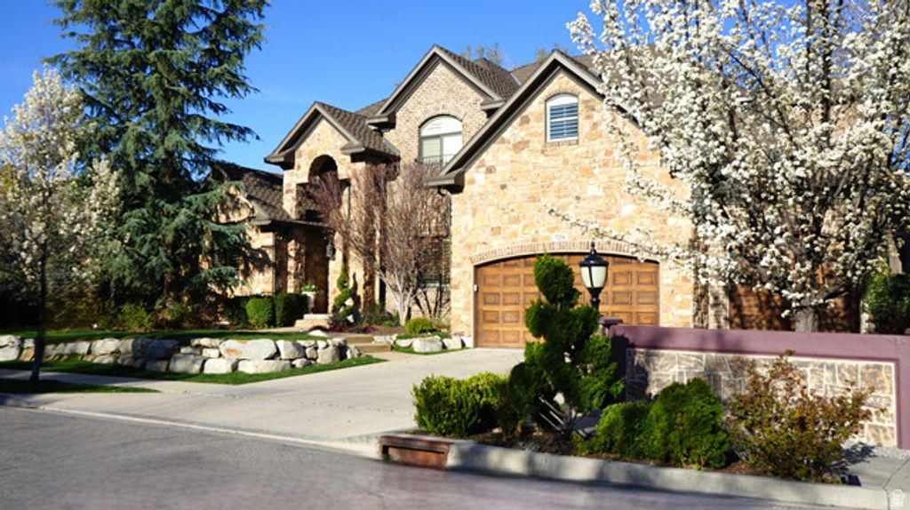 7256 S MILNE GARDEN CIR, Cottonwood Heights, UT 84047 — exterior