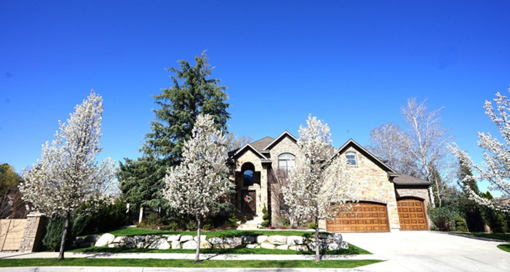 7256 S MILNE GARDEN CIR, Cottonwood Heights, UT 84047 — photo 2