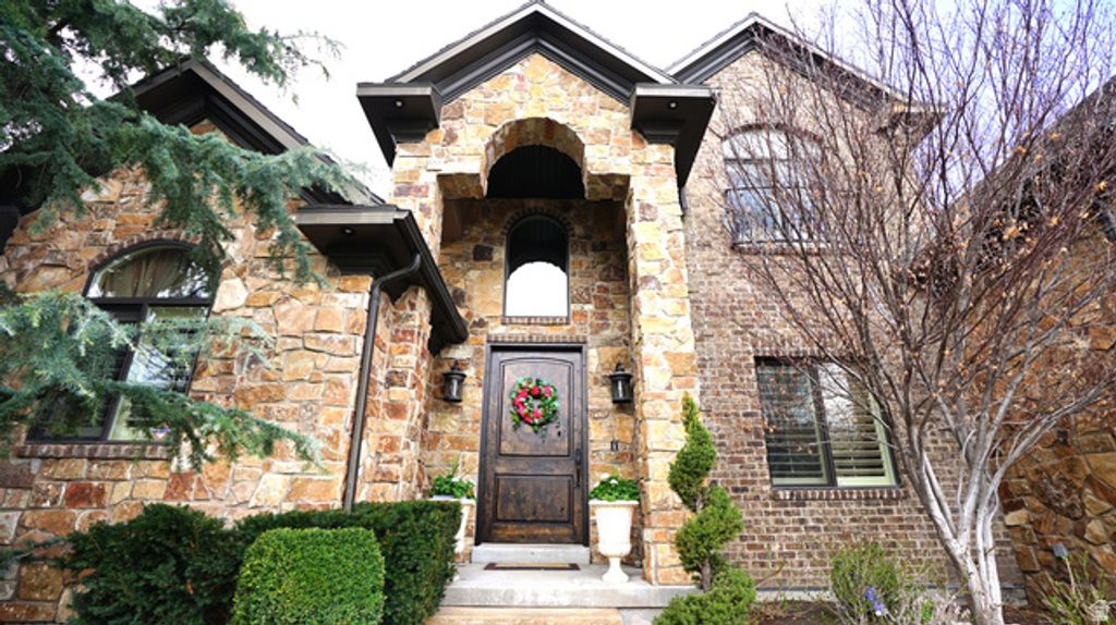 7256 S MILNE GARDEN CIR, Cottonwood Heights, UT 84047 — photo 4