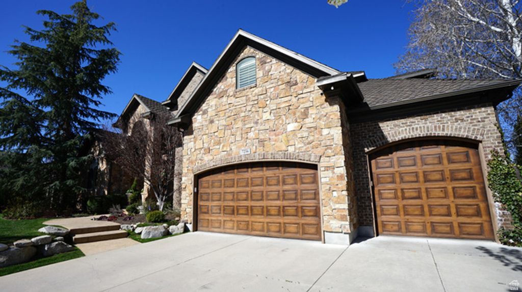 7256 S MILNE GARDEN CIR, Cottonwood Heights, UT 84047 — photo 5