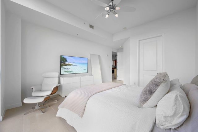 1945 S Ocean Drive Ph 2808, Hallandale Beach, FL 33009