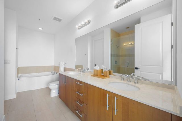 1945 S Ocean Drive Ph 2808, Hallandale Beach, FL 33009