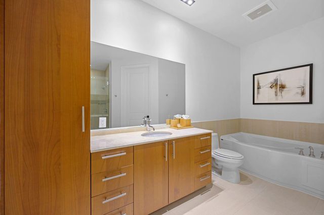 1945 S Ocean Drive Ph 2808, Hallandale Beach, FL 33009