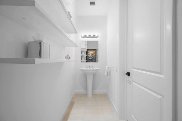 1945 S Ocean Drive Ph 2808, Hallandale Beach, FL 33009