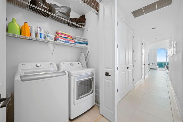 1945 S Ocean Drive Ph 2808, Hallandale Beach, FL 33009