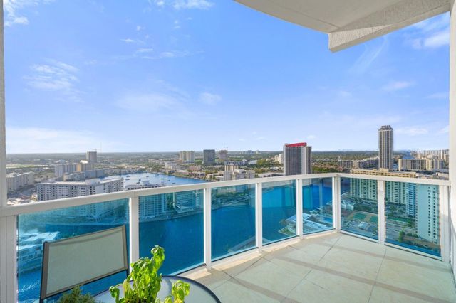 1945 S Ocean Drive Ph 2808, Hallandale Beach, FL 33009