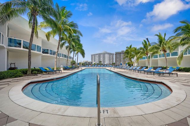 1945 S Ocean Drive Ph 2808, Hallandale Beach, FL 33009