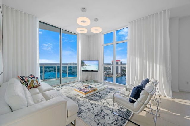 1945 S Ocean Drive Ph 2808, Hallandale Beach, FL 33009