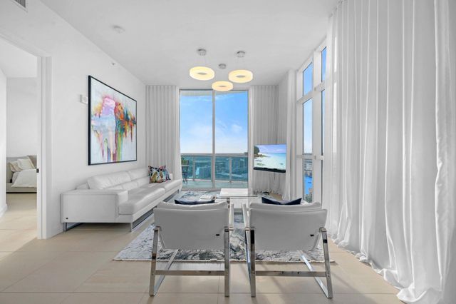 1945 S Ocean Drive Ph 2808, Hallandale Beach, FL 33009