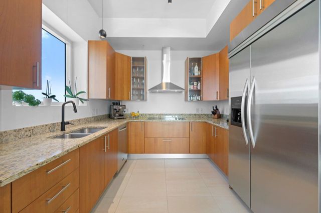 1945 S Ocean Drive Ph 2808, Hallandale Beach, FL 33009