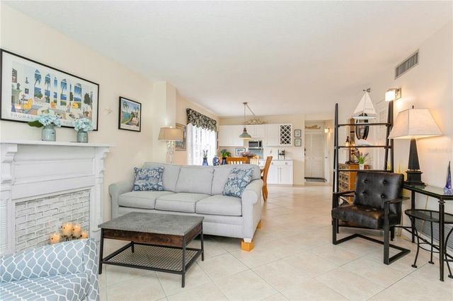 244 SAINT AUGUSTINE AVENUE 107, Venice, FL 34285