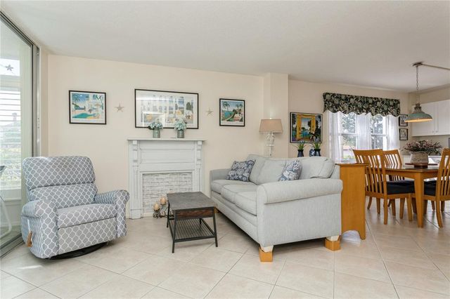244 SAINT AUGUSTINE AVENUE 107, Venice, FL 34285