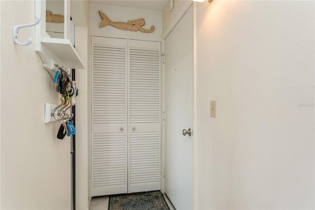 244 SAINT AUGUSTINE AVENUE 107, Venice, FL 34285