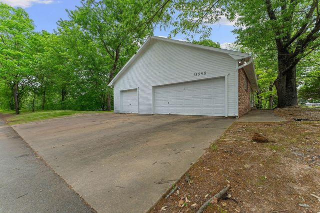 13998 E Highway 12, Rogers, AR 72756