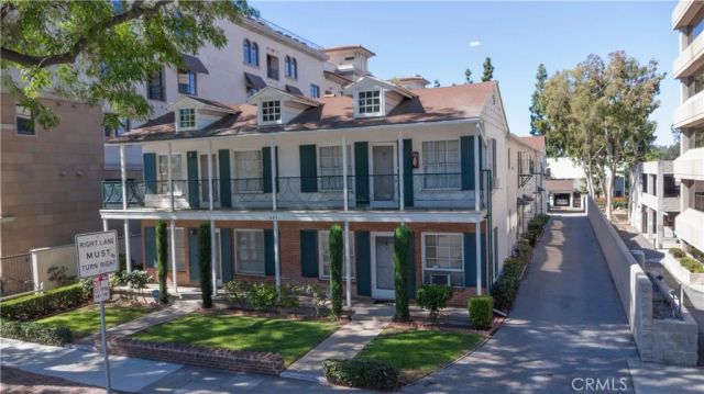 181 S Marengo, Pasadena, CA 91101