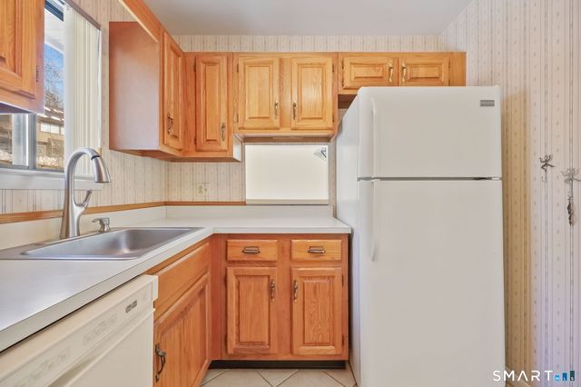 2437 Bedford Street C11, Stamford, CT 06905