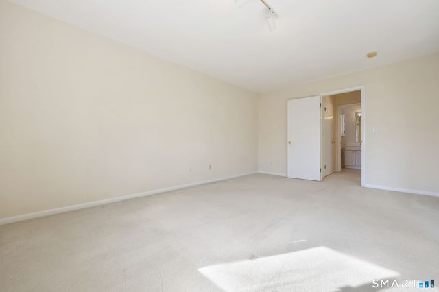 2437 Bedford Street C11, Stamford, CT 06905